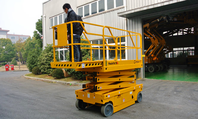 駕駛高空作業車有哪些要求