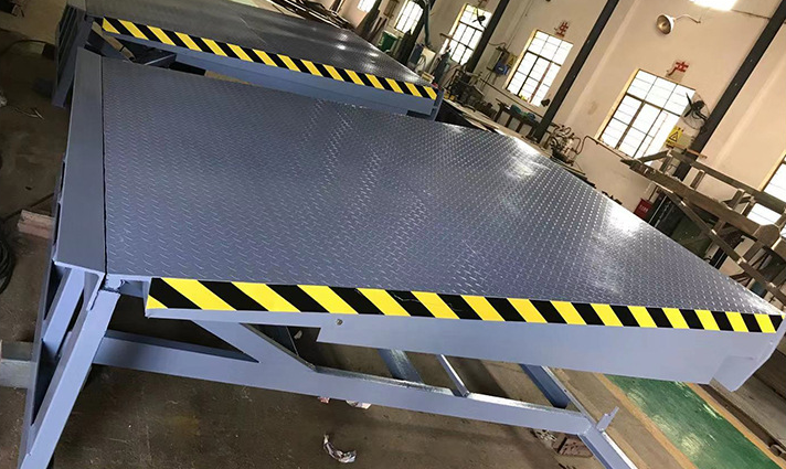 固定式登車橋圖片